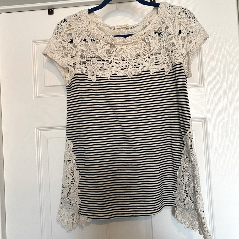 Stripe lace detail top